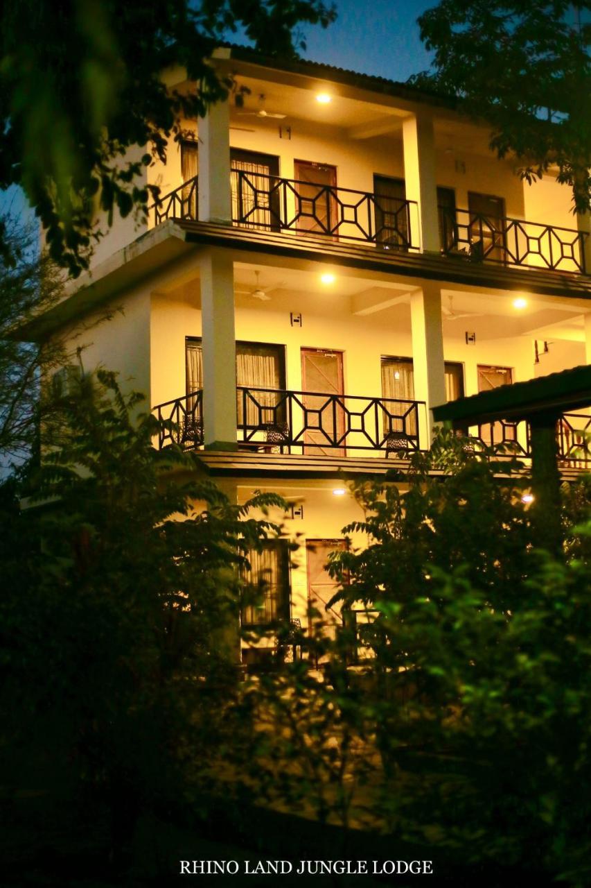 Rhino Land Jungle Lodge Sauraha Exteriér fotografie